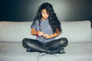 Watch Jessie Reyez In The Raw Figures