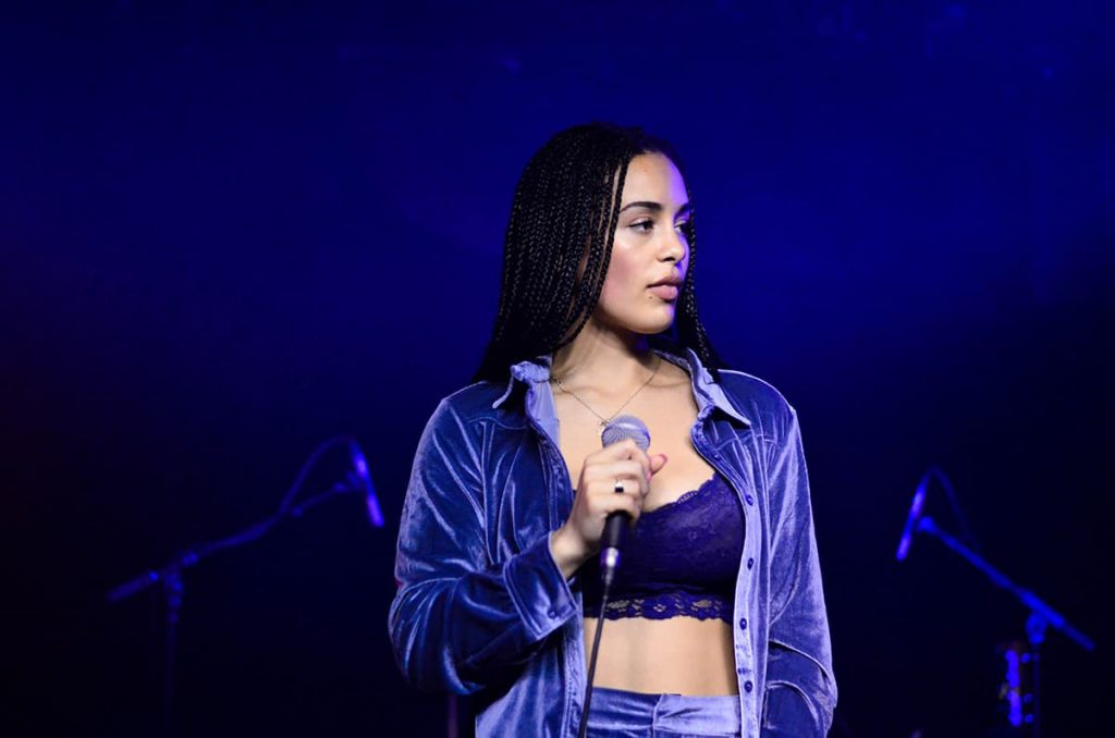 Jorja Smith w/ Alcordo & Drake - 08/24/17