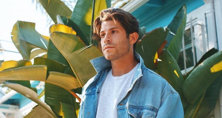 Carter Reeves Gets Groovy on "Grey Area"